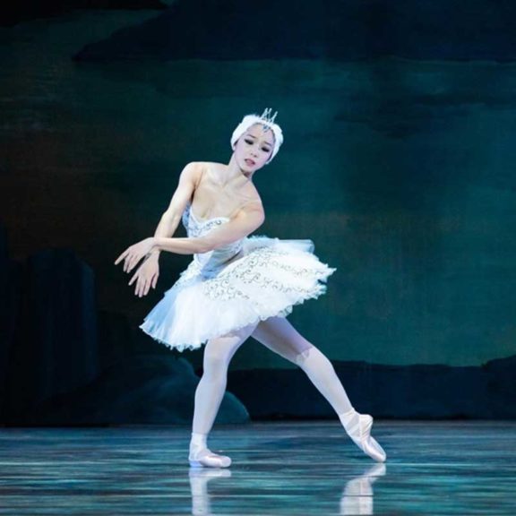 ballet dancer in white tutu