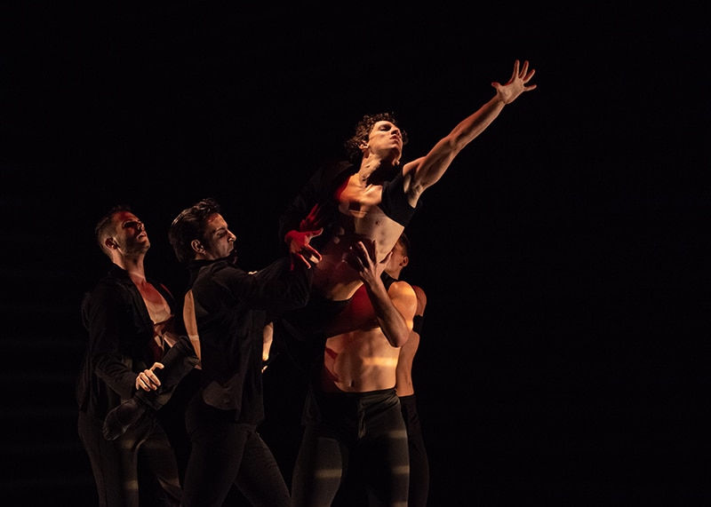 Cincinnati Ballet Dancers, Quem viver, verá, Choreography: Jennifer Archibald, Photography: Peter Mueller
